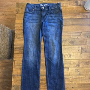 Womens Wrangler straight leg jeans size 7/8